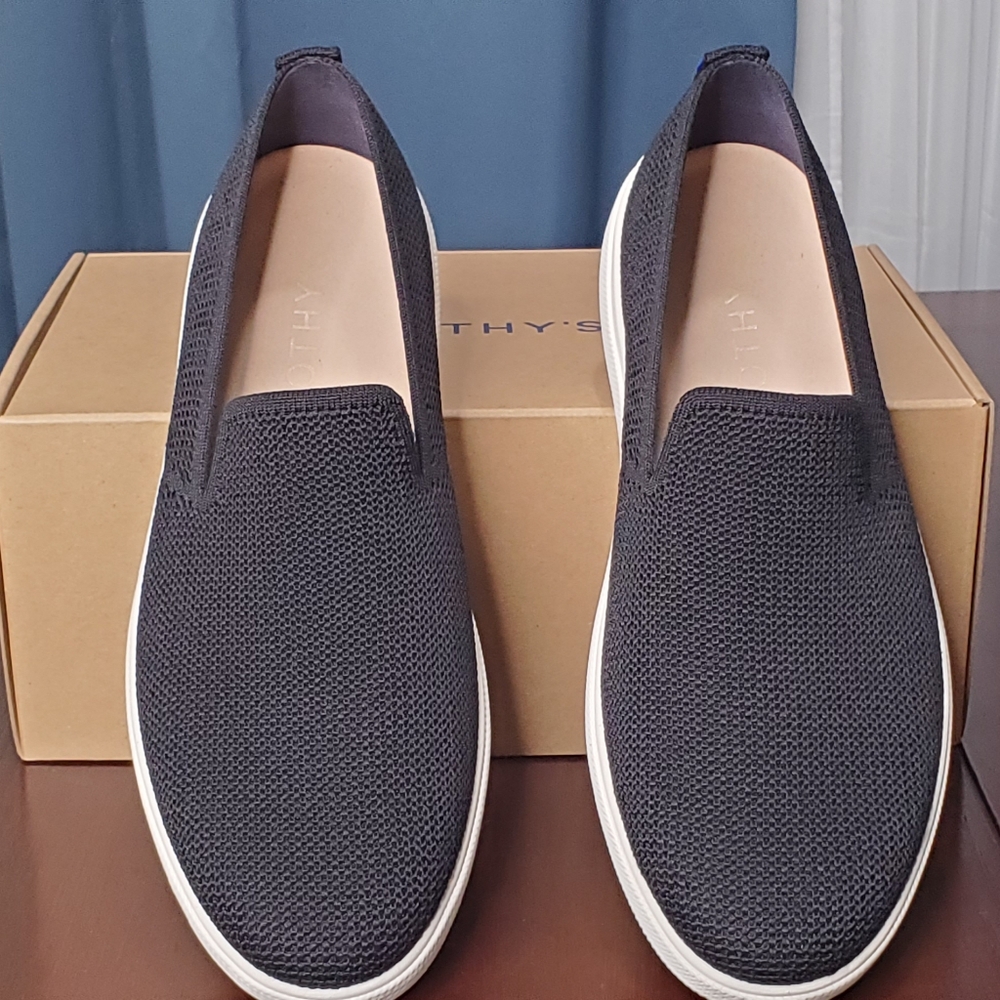 ROTHY'S THE RAVELLO SLIP ON SNEAKER IN BLACK